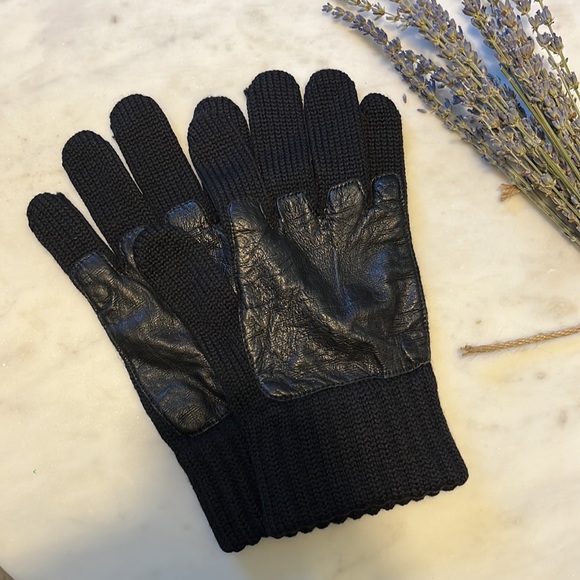 Emporio Armani Other - Armani Black Leather Gloves